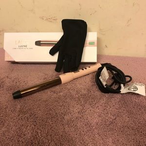 Titanium Curling wand by L’ange. 1” with glove